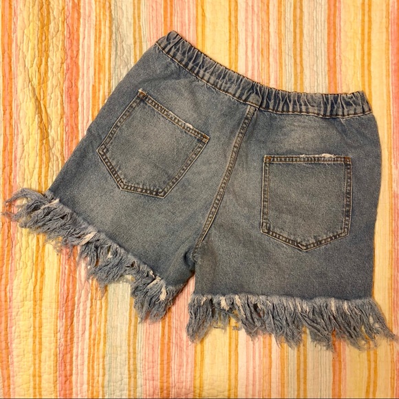 SOLDDD😻 Blogger’s Fave: ZARA SHORT 😻 - Picture 2 of 2